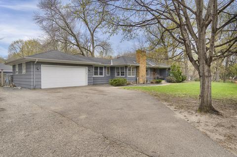 19565 Rosedale Ave, Deephaven, MN 55331