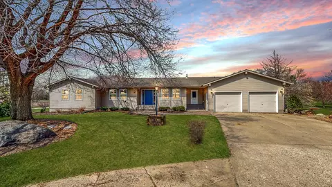 14497 Bunker Dr, Waseca, MN 56093