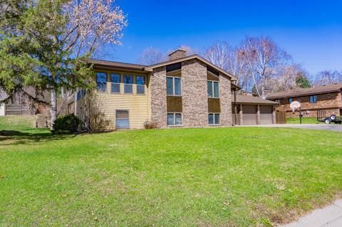 1312 Crest Dr, Chaska, MN 55318
