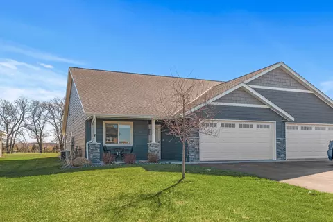 622 Kreekview Dr, Osceola, WI 54020