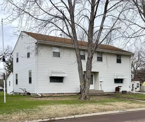 440 14th St, Windom, MN 56101