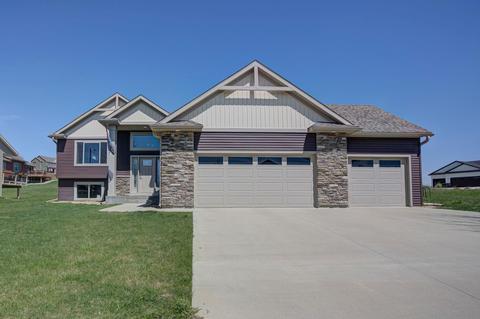 952 Golfview Ave, Zumbrota, MN 55992