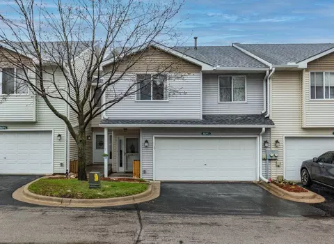 8695 Norway St NW, Coon Rapids, MN 55433