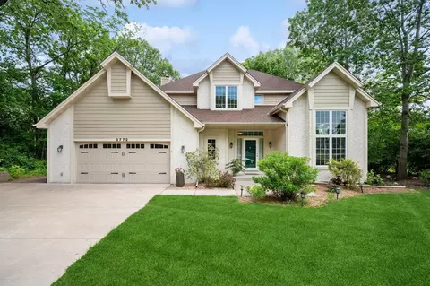 3772 Ridgewood Dr, Eagan, MN 55123