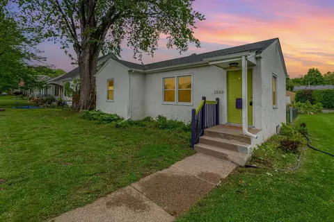 1989 Hawthorne Ave E, Saint Paul, MN 55119