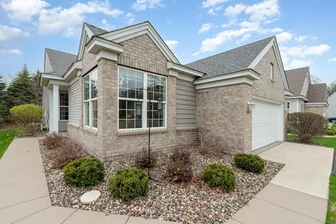 1686 Oakbrooke Ct, Eagan, MN 55122