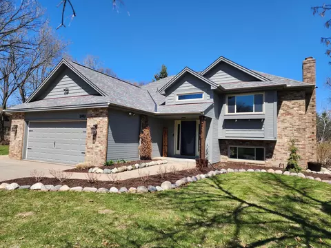 2403 Heath Ave N, Oakdale, MN 55128