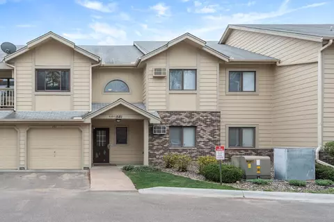 1581 Wheelock Ln #102, Saint Paul, MN 55117