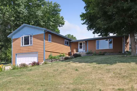 9511 40th St W, Webster, MN 55088