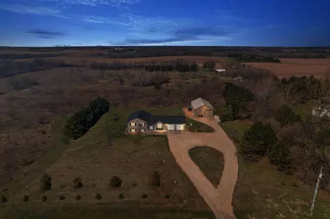 1686 County Road T, New Richmond, WI 54017
