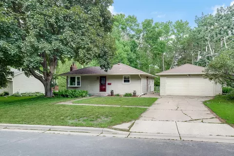 1513 Bailey St, Hastings, MN 55033