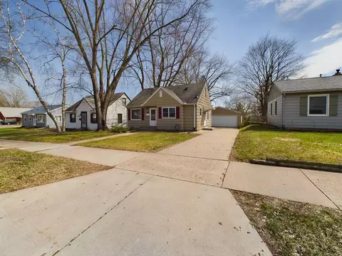 2184 Fremont Ave E, Saint Paul, MN 55119