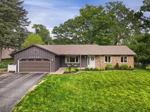13840 Glazier Ct, Apple Valley, MN 55124