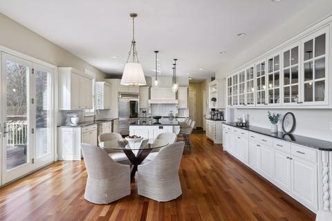 7012 Kerry Rd, Edina, MN 55439