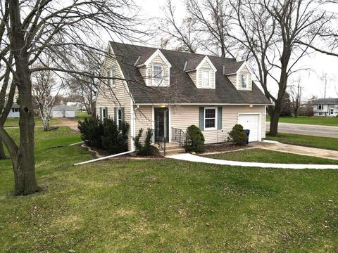 10 E 7th St, Gibbon, MN 55335