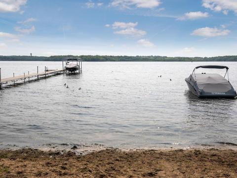 3960 Linden Cir, Excelsior, MN 55331
