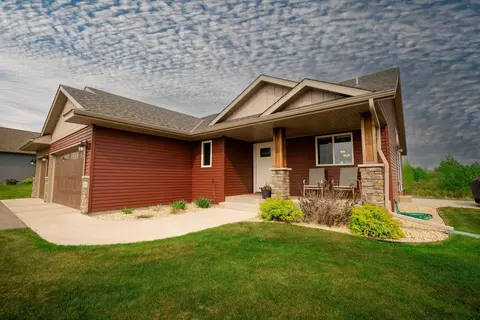 3084 Nottingham Rd S, Saint Cloud, MN 56301
