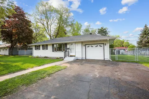 606 Mississippi St NE, Fridley, MN 55432