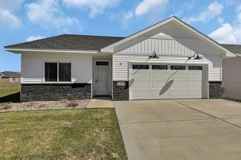 5304 Tee To Green St, Saint Cloud, MN 56304