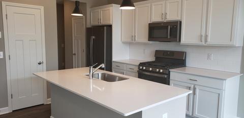 1851 Tyrone Dr, Shakopee, MN 55379