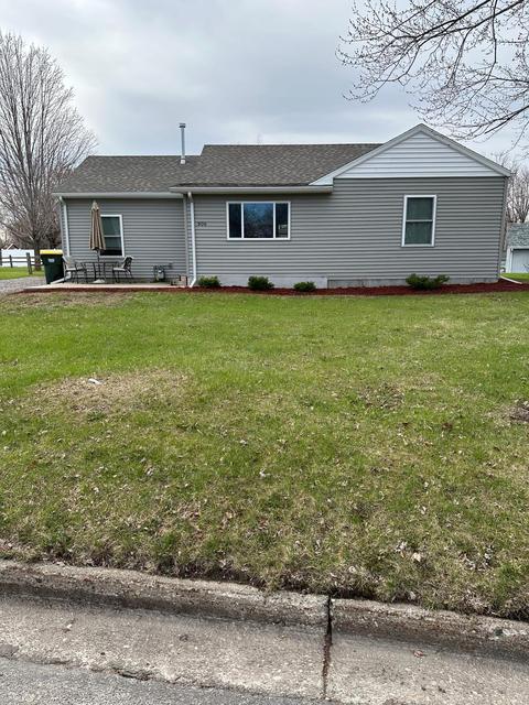 906 E 2nd St, Redwood Falls, MN 56283