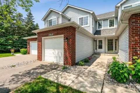2239 Creekside Ct #202, Eagan, MN 55122