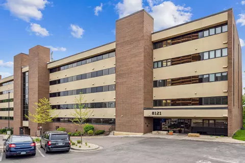 8121 34th Ave S #205, Bloomington, MN 55425