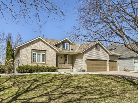 10420 Glen Eagle Rd, Woodbury, MN 55129