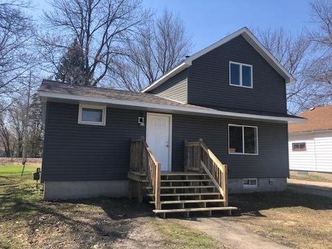 512 SE 4th Ave, Waseca, MN 56093