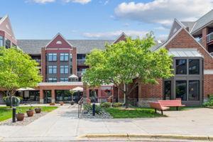 500 County Road B W #105, Roseville, MN 55113