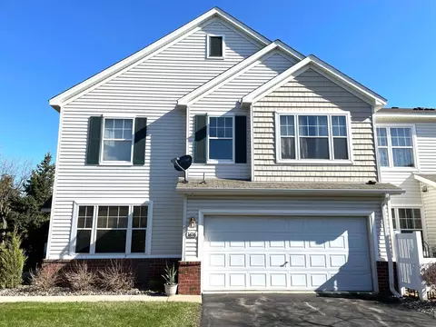 1616 Liberty Cir, Shakopee, MN 55379