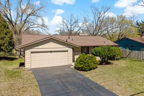 5228 W 70th St, Edina, MN 55439