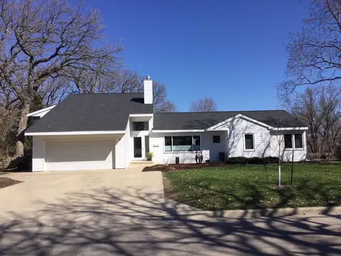 110 Ridge Rd, Albert Lea, MN 56007