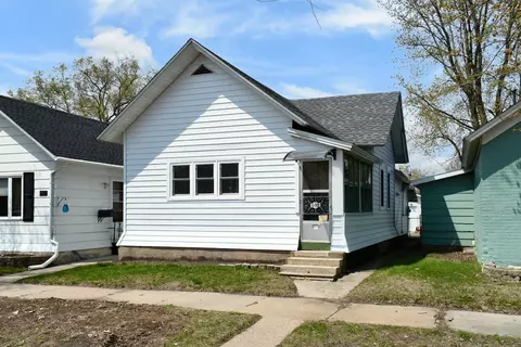 509 Wall St, Winona, MN 55987