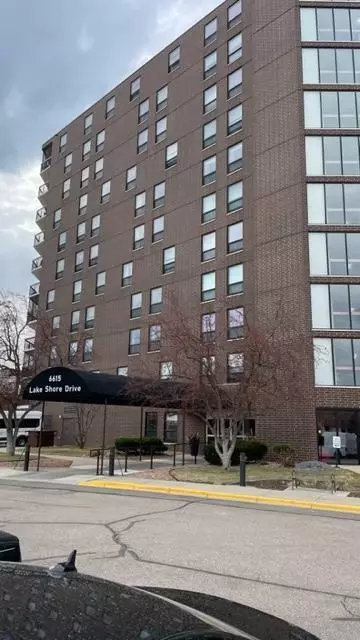 6615 Lake Shore Dr S #107, Richfield, MN 55423