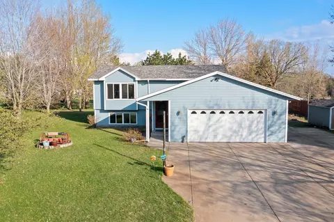 1072 Bear Cir NE, Cambridge, MN 55008