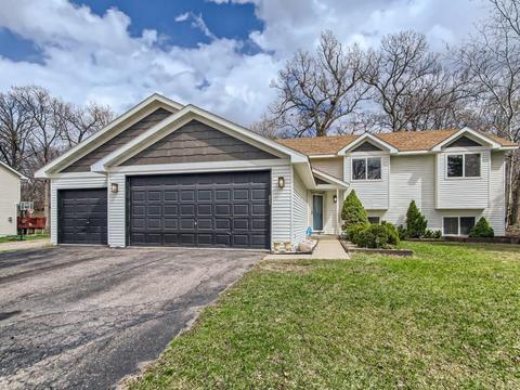 826 Sterling St S, Maplewood, MN 55119