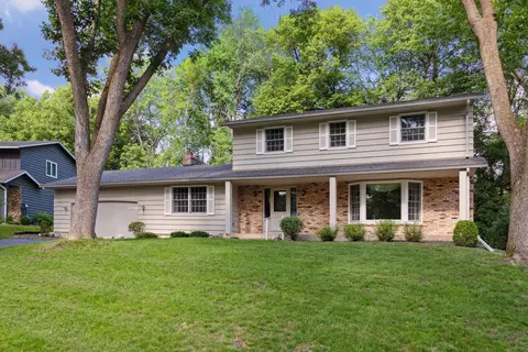 6006 Timberglade Cir, Bloomington, MN 55438