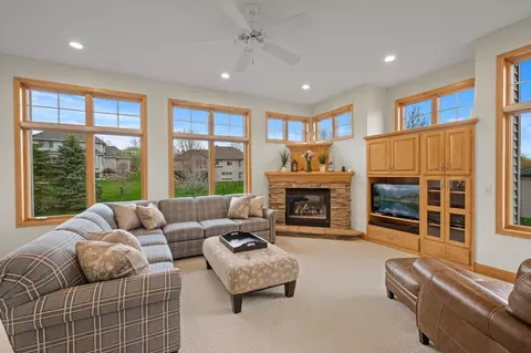 3897 Evermoor Pkwy, Rosemount, MN 55068