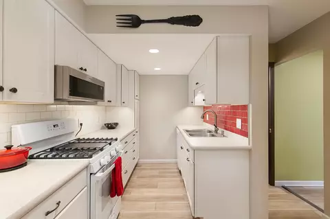 3640 Independence Ave S #21, Saint Louis Park, MN 55426