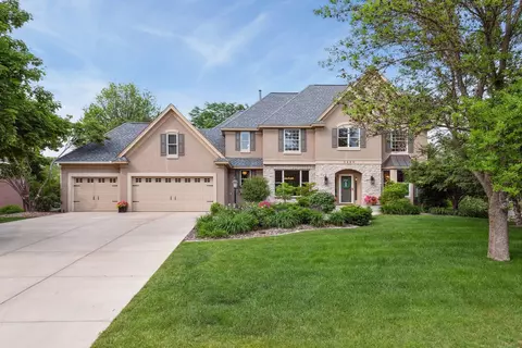 3489 Crestmoor Dr, Woodbury, MN 55125