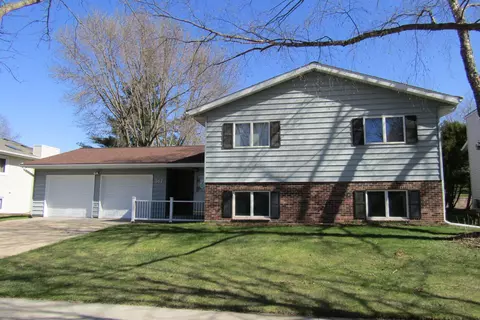 517 Meadow Run Dr SW, Rochester, MN 55902