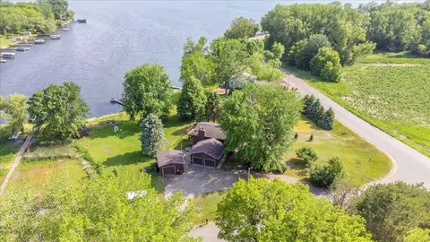 800 N Shore Dr, Waverly, MN 55390