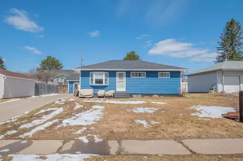 303 Leeds Rd, Hoyt Lakes, MN 55750