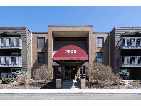 2800 Hamline Ave N #340, Roseville, MN 55113