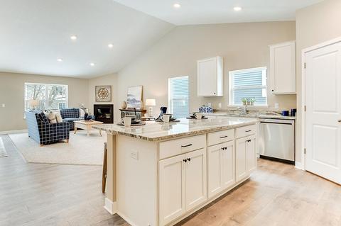 8239 Shire Trl, Woodbury, MN 55129