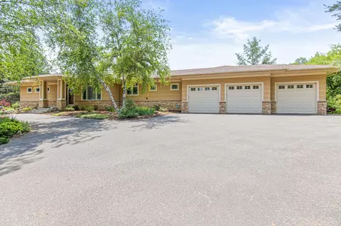 30 Mallard Rd, North Oaks, MN 55127