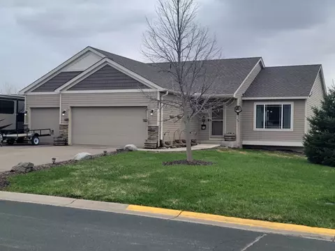 885 Fox Ct, Norwood Young America, MN 55397