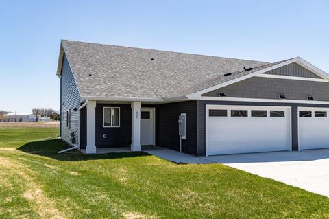921 3rd Ave SE, Hayfield, MN 55940