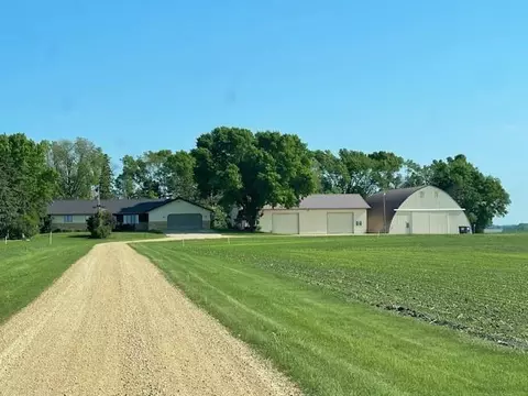 42768 Fort Rd, Saint Peter, MN 56082
